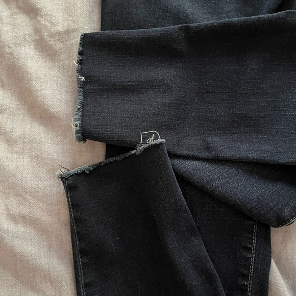 Kut from Kloth Connie Ankle Skinny stretch jeans with raw hem - Picture 4 of 10